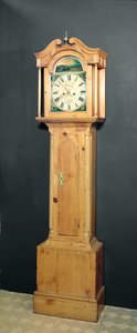 Horloge à long case, avec peinture émaillée d